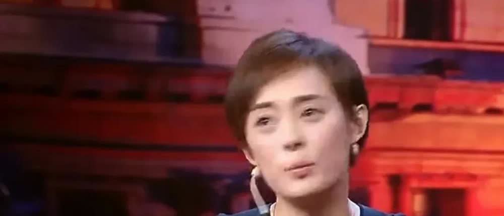 演员孙俪说：“我们有时带孩子出去逛街，经常看到我和邓超的广告牌，如果是看到我的广