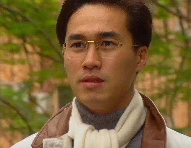 香港知名男星低调再婚，弃影从商做纸板生意，移居内地生活20多