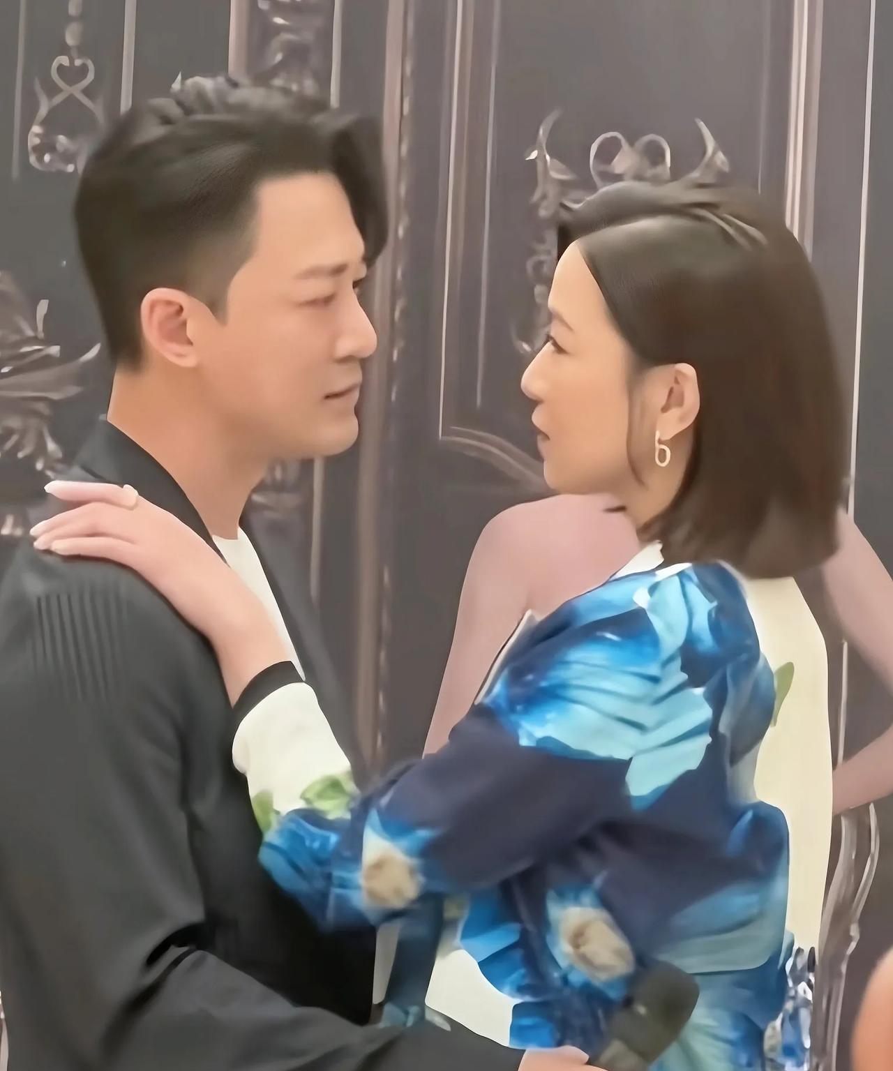 林峯佘诗曼再现剧中亲密戏，观众直呼过瘾！
林峯与佘诗曼出席活动再度携手，还原剧中