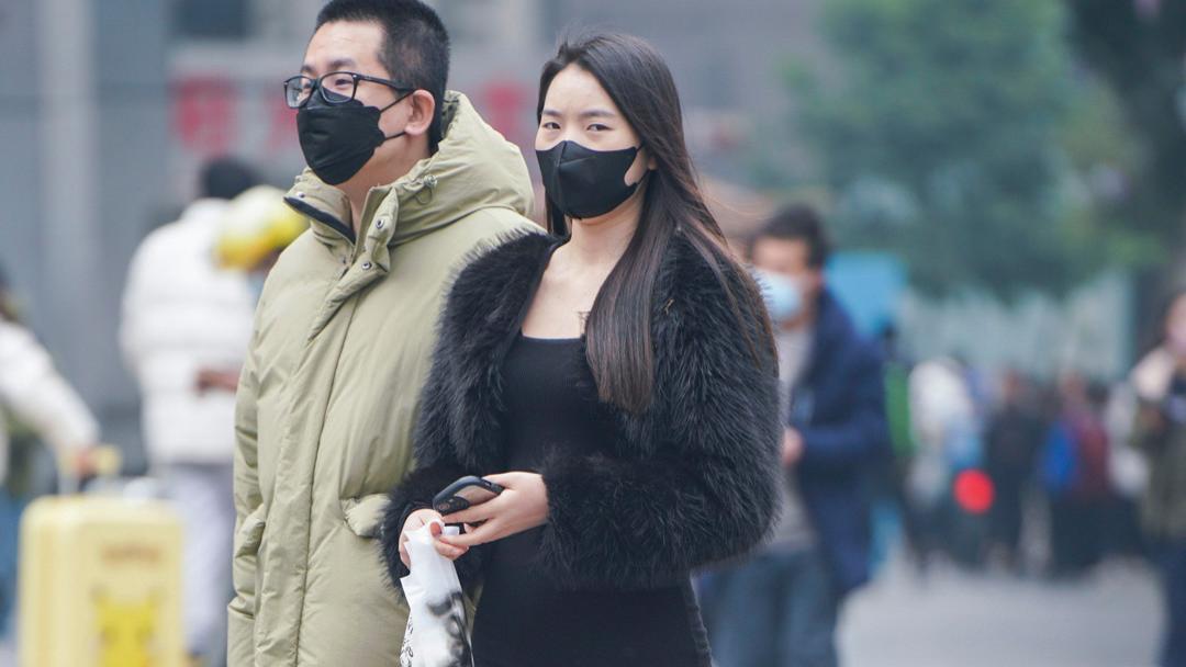 冬天也要穿的好看，没有皮草美不起来的时尚