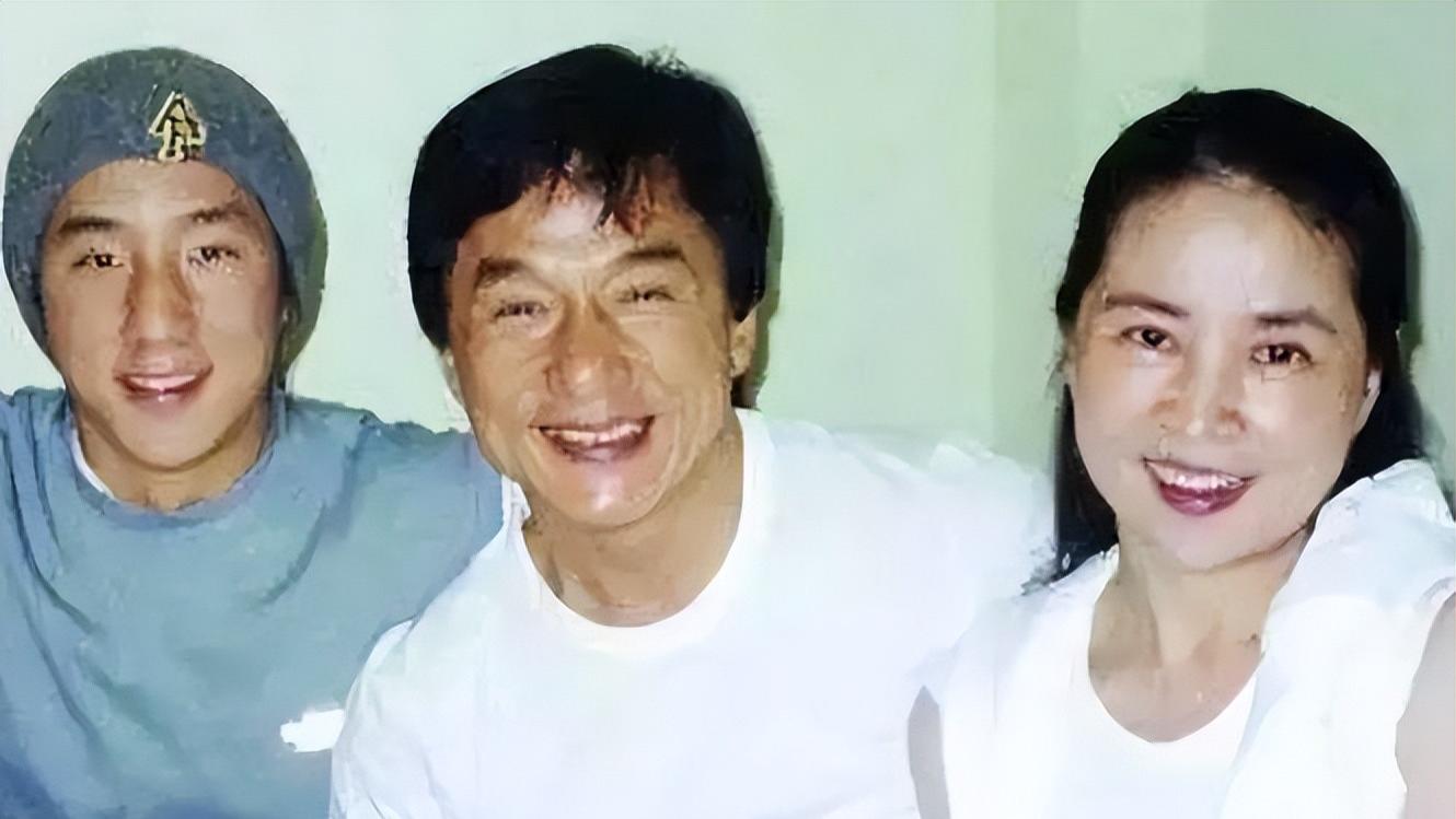 隐婚生子真相大白4个月，43岁房祖名真实现状曝光，成龙没说谎