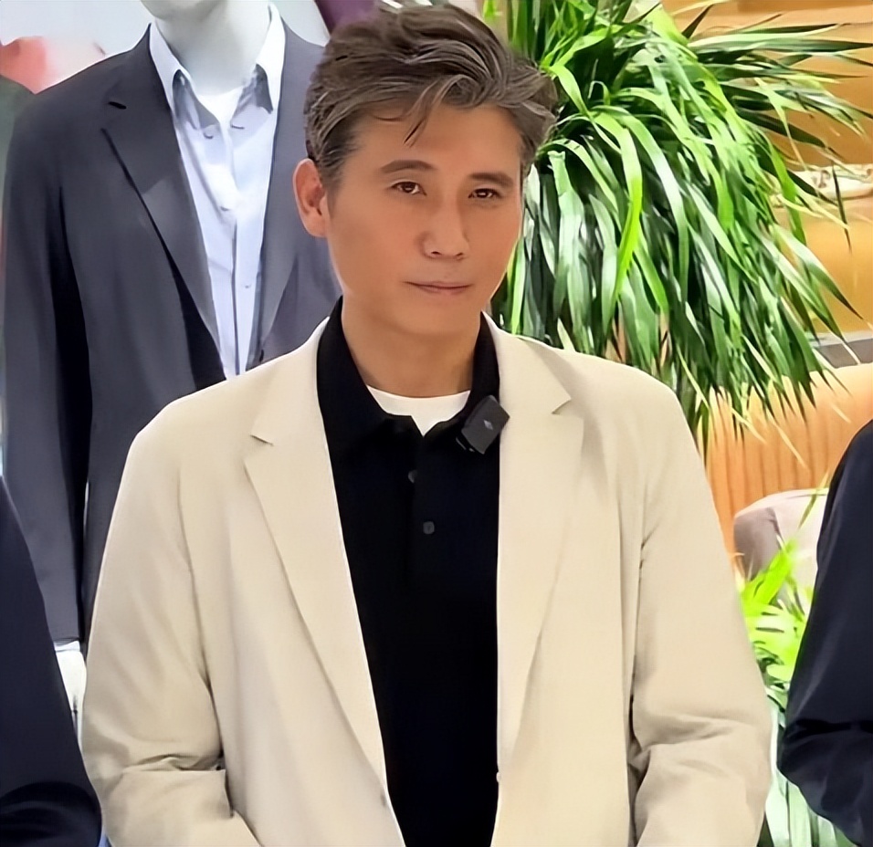 人红就会有人嫉妒，看不得人家好，李乃文应该不是你们说的那样人，是一名好演员，老戏