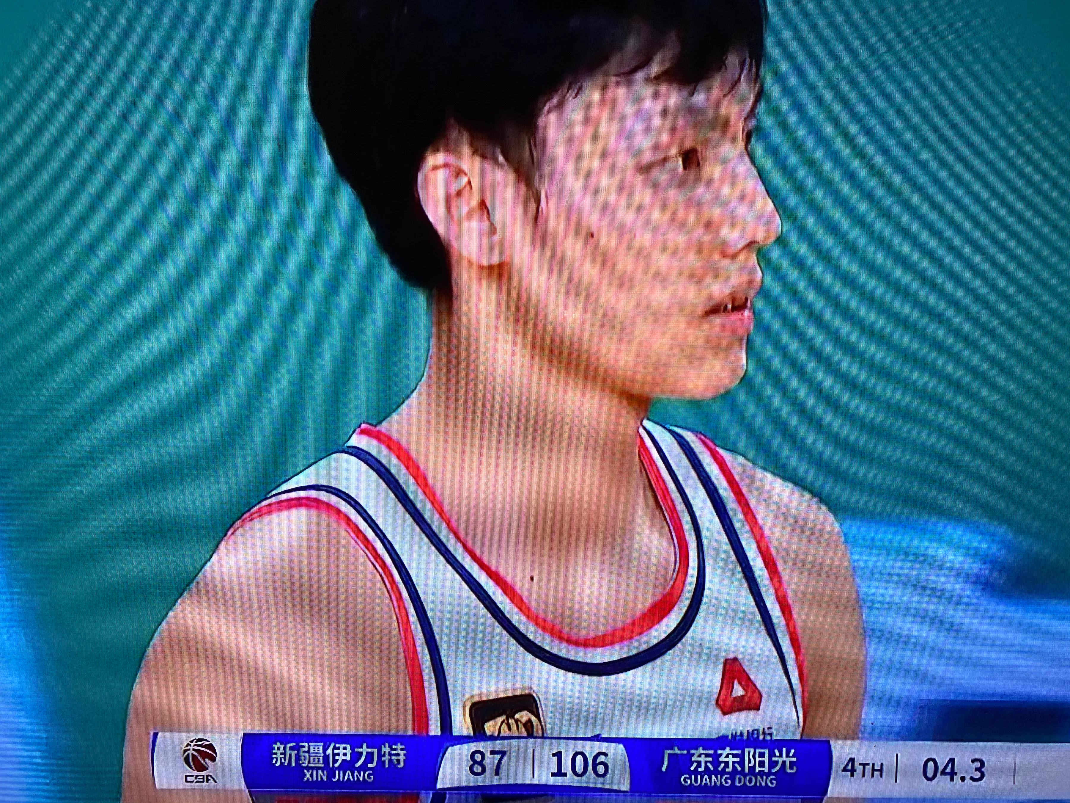 广东队后面还要跟广厦再打两场，所以必须要关注孙铭徽的动态，因为他在场和不在场对广