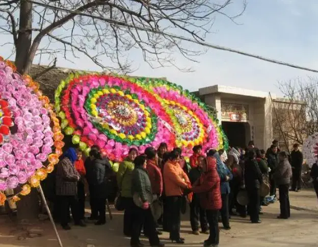 爷爷葬礼，出嫁孙女被要求交 6200 元礼金，背后习俗引争议