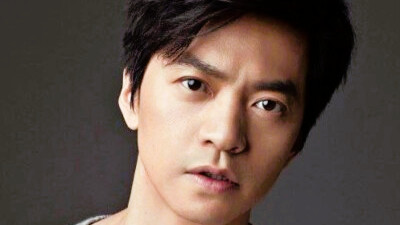 李健潘玮柏燃爆扬州冬夜，千架无人机秀点亮音乐盛典