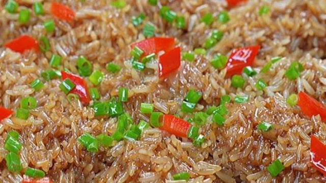 糯米蒸排骨：软糯鲜美，家的味道传承