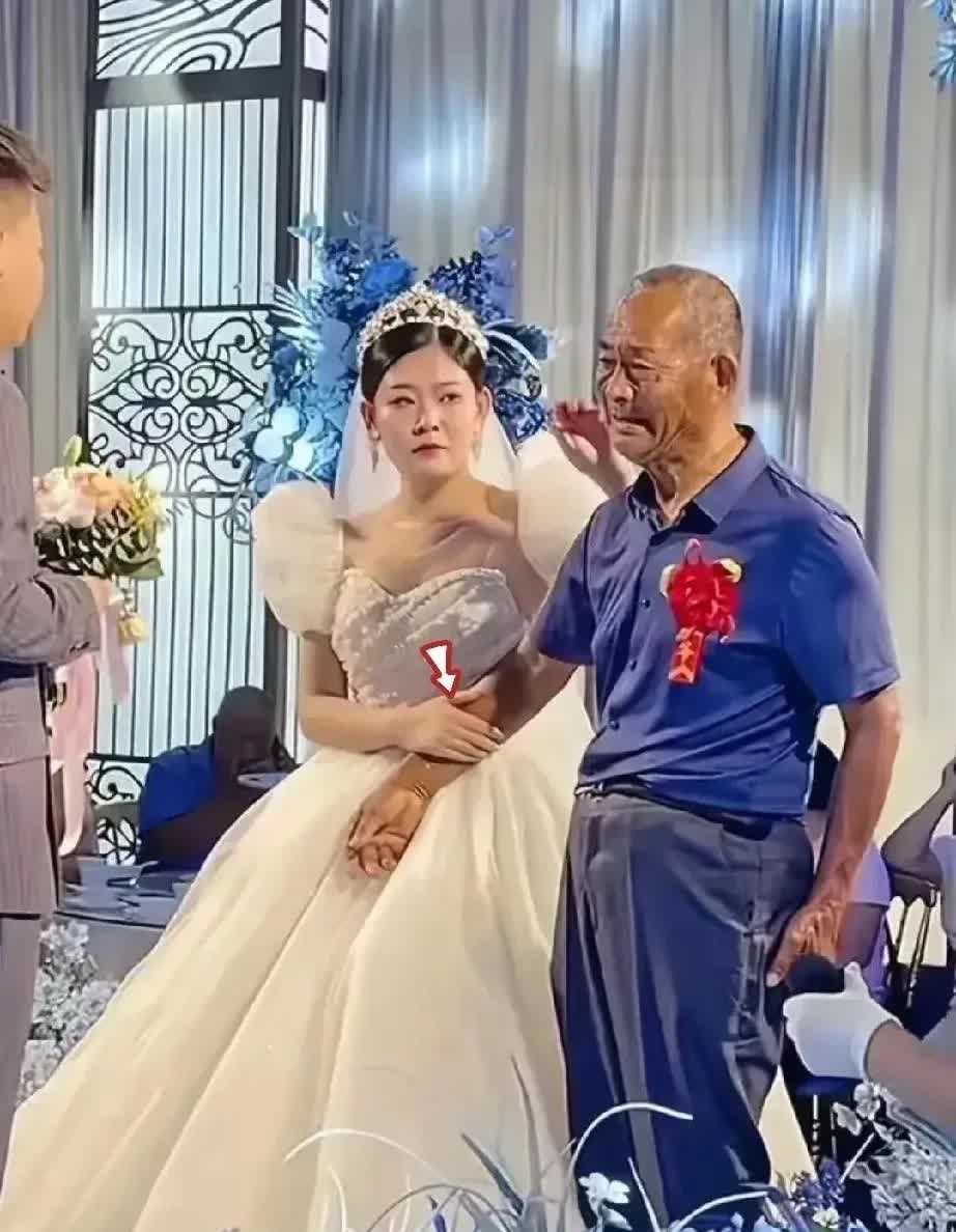 山东，一女子马上要结婚了，女子直接跟男方说：“彩礼我一分钱不要、金子也不需要给我