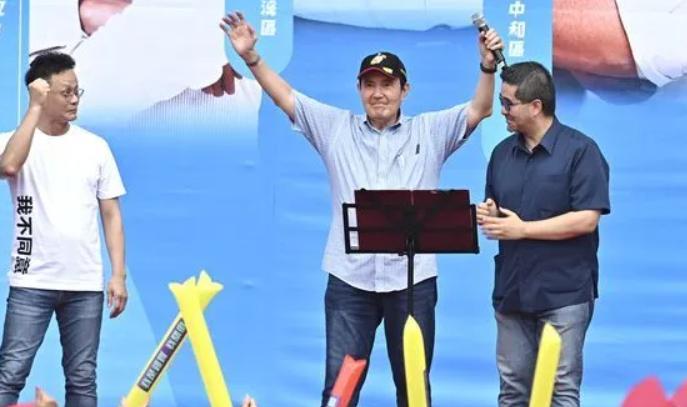 马英九质问赖清德：谁是杂质
国民党今（19日）下午举办“新北反”罢免活动，马英九