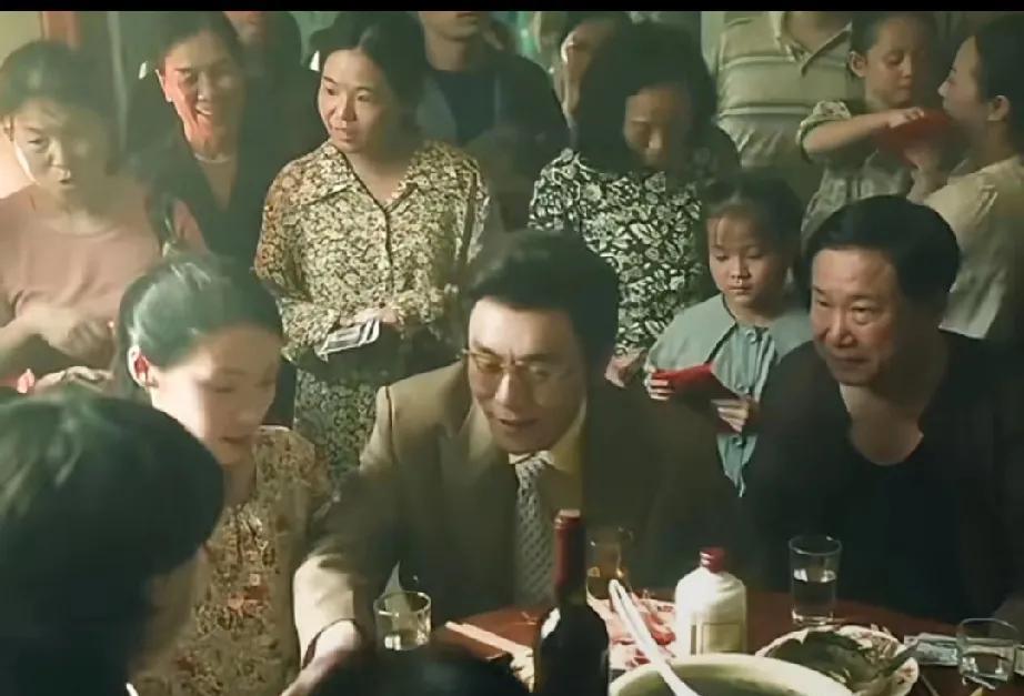 《扫毒风暴》卢少骅真的来找小哑巴了，马英子怎么办？
卢少骅回国后改名林彬，来到小