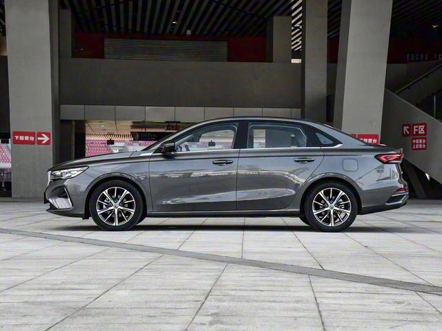 豪子的线条还是挺耐看的
特别是烟雨灰这个颜色，就是不耐脏，洗完是真亮堂啊