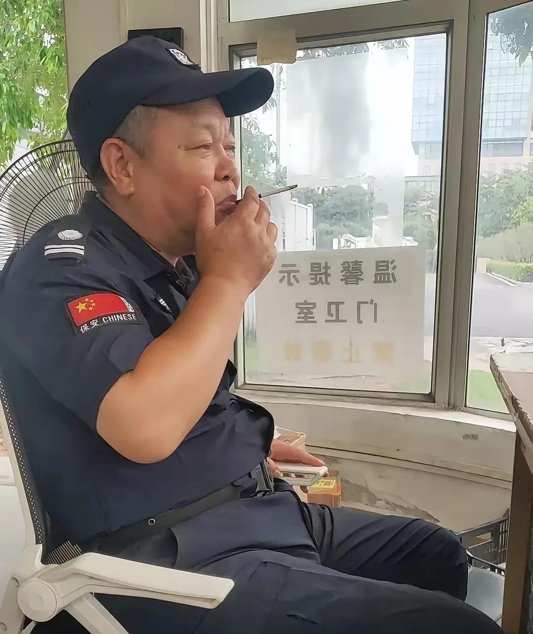 当保安最怕遇到能力差的领导。就像我们这里新来的经理，来了两三个月了，我是真没看出