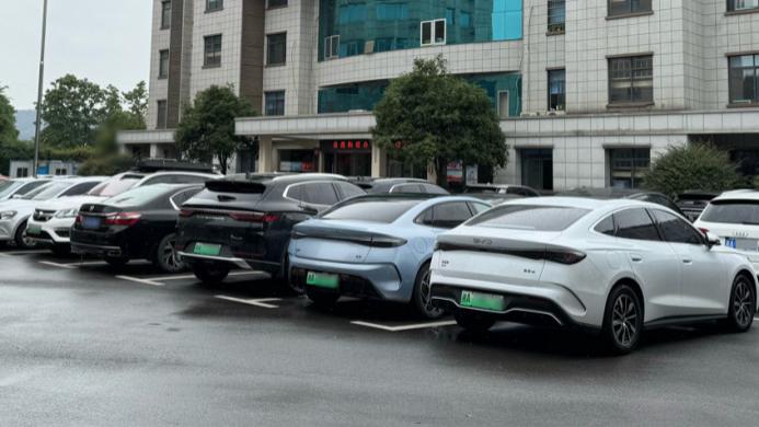 比亚迪“开”进公务员生活圈