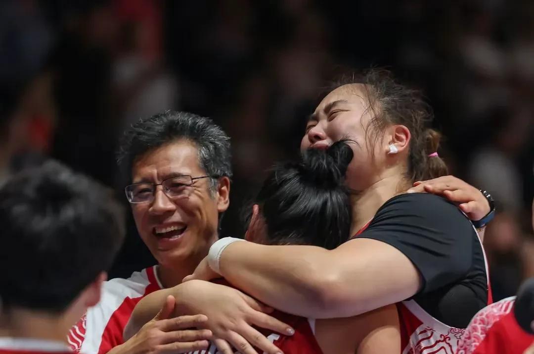 不明白，为什么不让李笋南当中国女篮主教练，他在大运会上的执教水平灵活多变，临场指