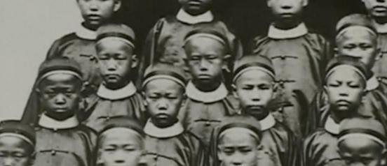 从1872年到1881年，清政府共派出了120名幼童前往美国。而这些小孩的平均年