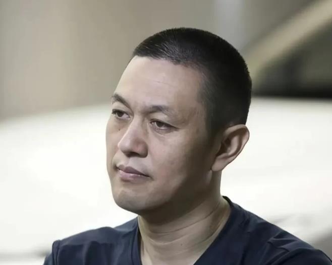 蔚来现在很缺钱吗？2024年全年亏了224亿元，比小鹏多亏166亿，理想反而赚了
