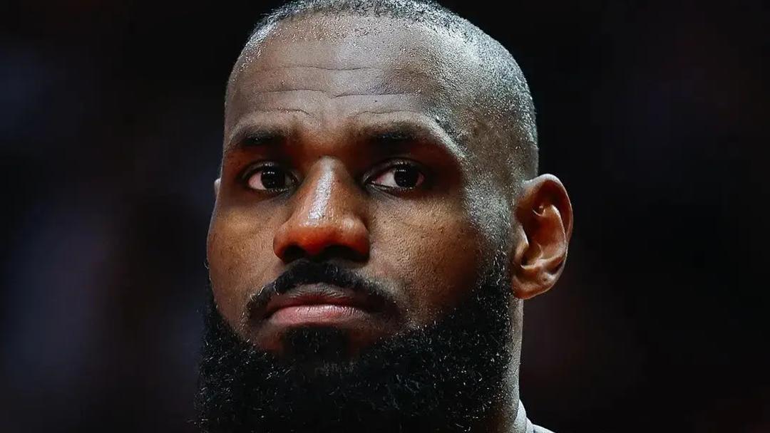 狂轰28分绝杀森林狼！里夫斯彻底打疯了，詹姆斯是时候考虑离开了