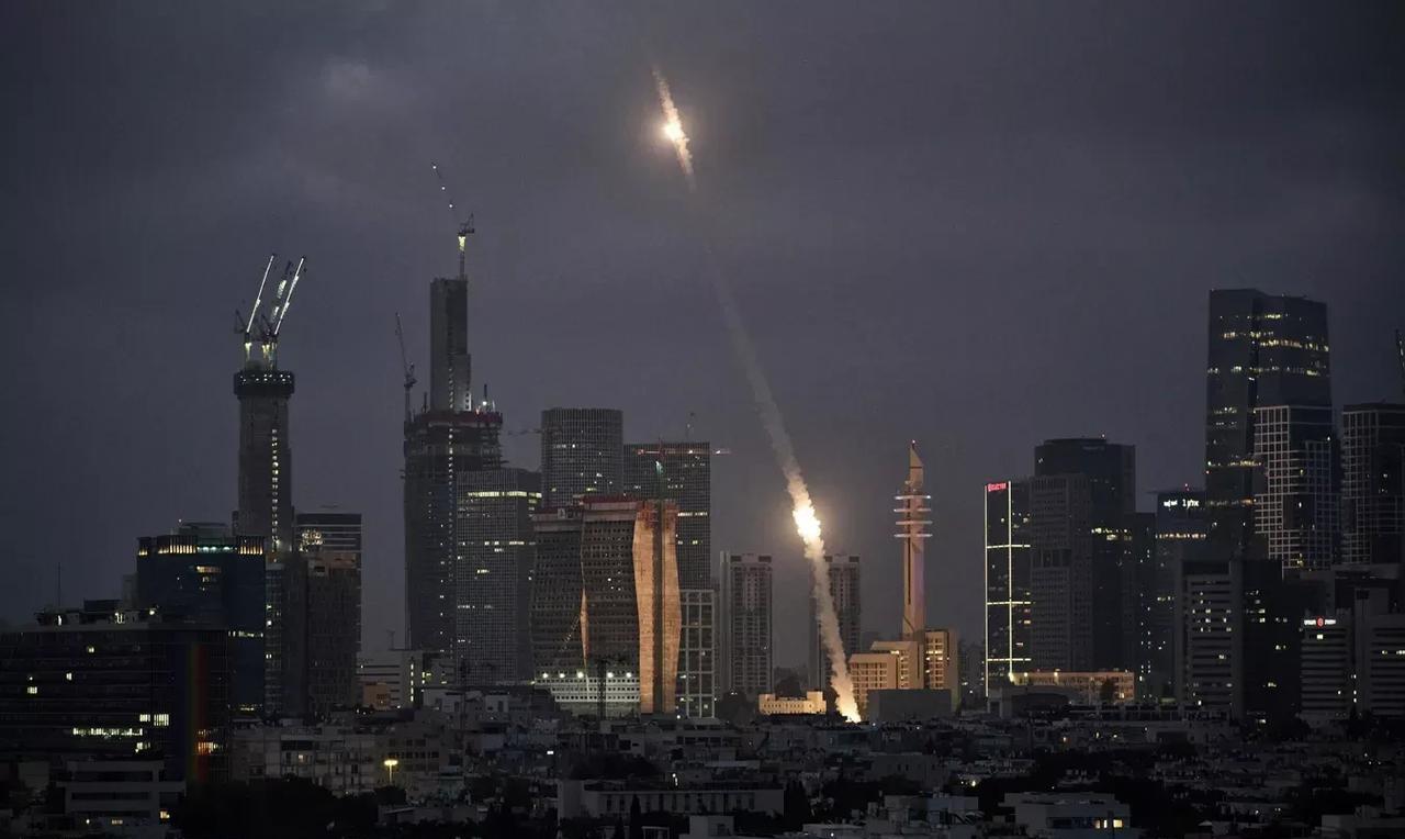 【最新消息：伊朗击落以色列第4架战斗机】
德黑兰时间2025年6月14日，伊朗国
