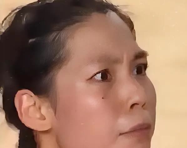 庄宇珊现在估计后槽牙都要咬碎了。

他怎么也不会想到，

刚被夸成