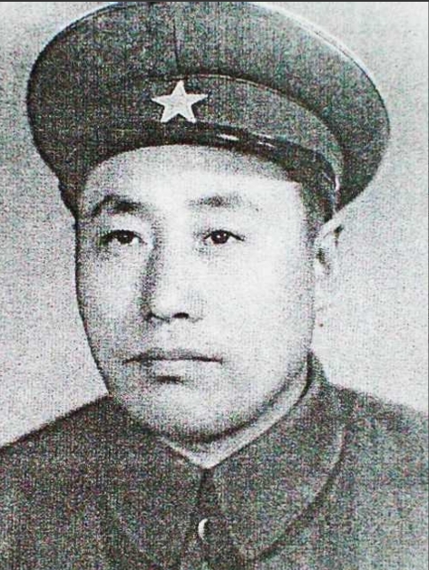 1945年，被俘的抗联3路军特派员于天放，见日军看守喝得醉醺醺，就说要上厕所，看