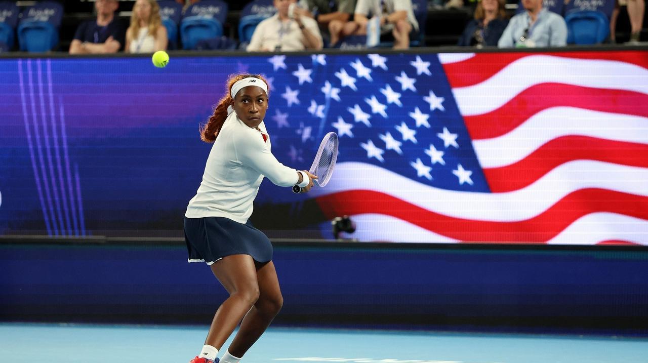 超级冷门，要来了？
在首盘比赛中，高芙最神奇之处是4个发球局一个都没有保住，开局