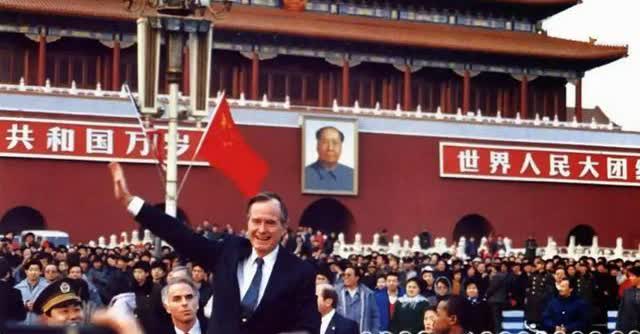 再也回不到那个时期了！
美国不管谁执政？
都改变不了零和的博弈！