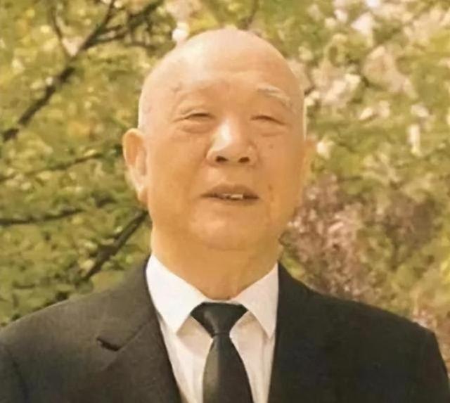 1975年毛主席得知一中将在芜湖当地委副书记，怒言：必须重新分配！
王恩茂191