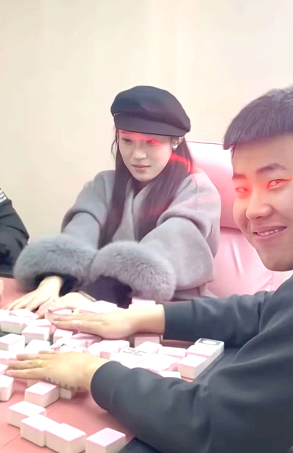 她已经输光了，下把该怎么办？