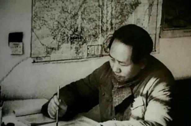1945年冬，毛远志去看望毛主席，想让他给自己的男友把把关，却意外得知父亲早已去