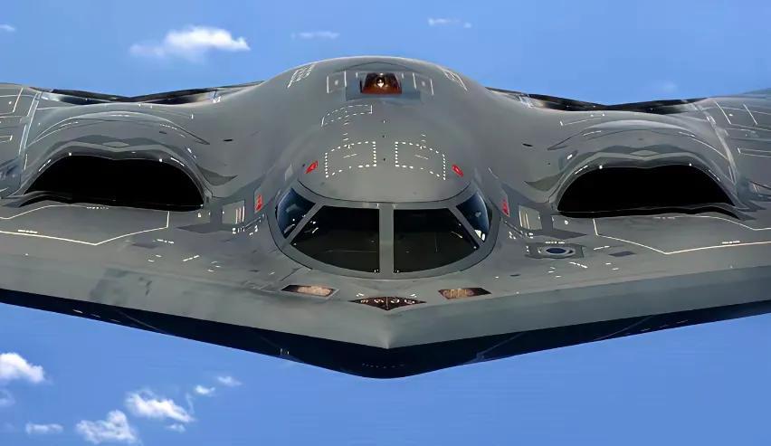 B2轰炸机是美国最先进的轰炸机，可以说是领先于全球所有的轰炸机系列。这时候他们看