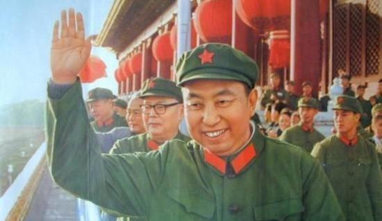 1981年，华国锋其实并没有辞去所有职务，他还保留了一个职务，直到2002年，华