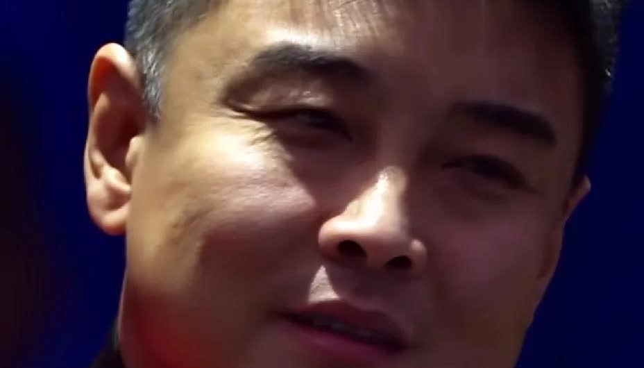 绝望的小石头，
咬碎银牙的白告，
一生要强的中国女人们。

WTT瑞典大
