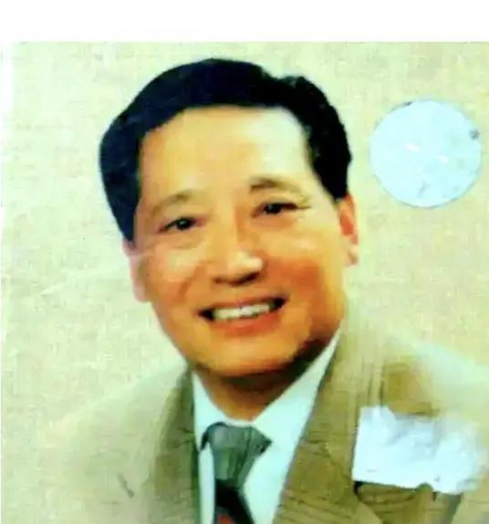 张杰飙高音比不了吕文科
提到已故歌唱家吕文科的名字，八零后的人可能陌生。但若听到