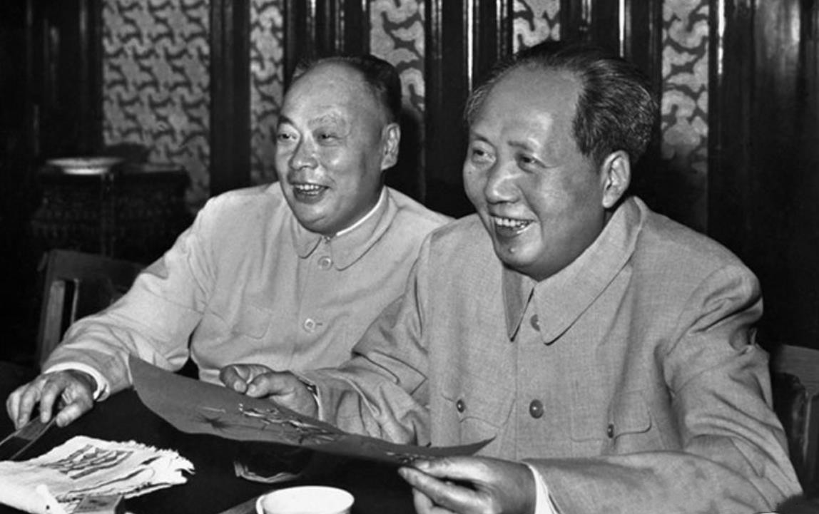毛主席在一次会议上讲，过去有些人反对我，反对错了，我感谢他们，他们逼得我研究马列