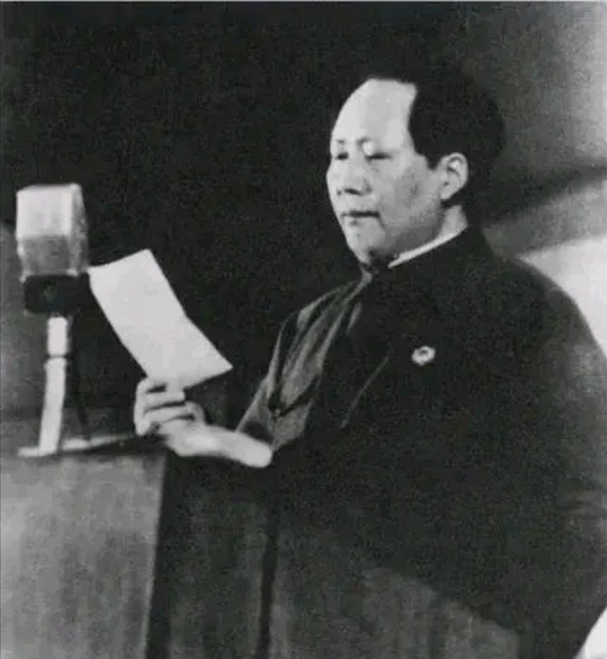 毛主席虽然享年83岁，但他的保健医生却表示：毛主席当时并没有长寿的条件，后来他一