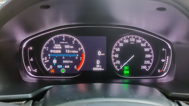 最近跑了2600KM左右
油耗7.0L/100KM