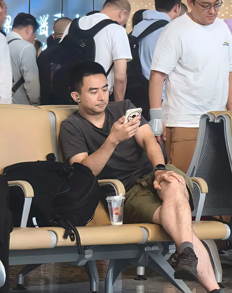 我喜欢这样的大叔！面善，身材好！
这样面善身材好的大叔，谁能不爱呢，他们就是生活
