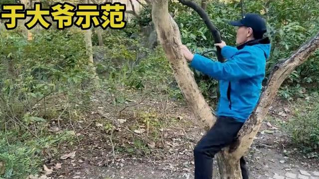 73岁上海大爷住院7次，闯了3次鬼门关，爱上按摩后重生了！