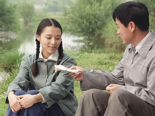   看了期待已久的《孔雀》，说实话，我没有想到它如此的压抑，又是如此地尖锐。我没