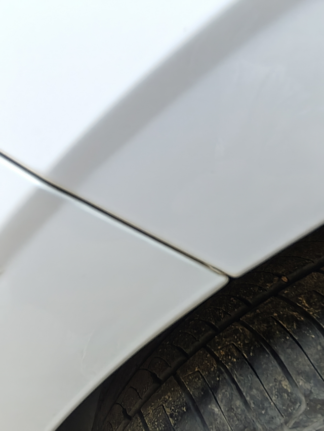 这品控是有多差
天窗开裂，缝隙不是少漆就是多漆，车门下角缺漆，A柱饰板扣不严实，