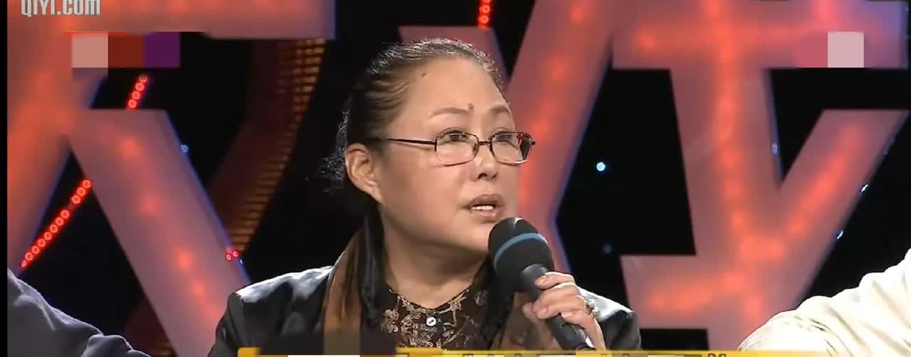 斯琴高娃说：“当年我随内蒙歌舞团去美国旧金山演出，结果糊里糊涂地，居然被定了一个