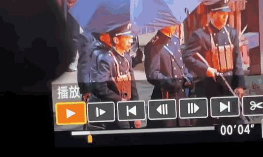 丁禹兮救落水工作人员











天呐！不敢相信自己的眼睛！丁禹兮拍戏