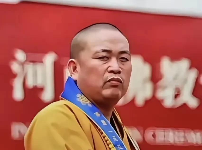 原少林寺方丈释永信，平时的所作所为，击碎了大众对佛教的基本认知，践踏了佛教文化的