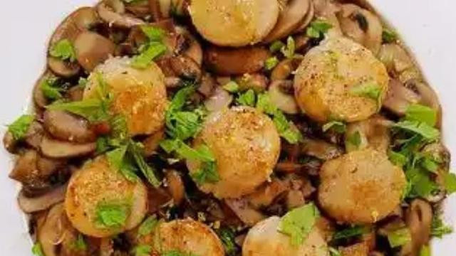 鲜嫩扇贝炒蘑菇海陆双鲜的绝妙搭配