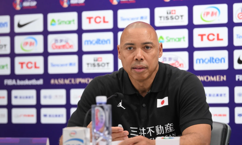 日本女篮主帅：在中国对阵中国队是一种荣誉

日本女篮77-62战胜新西兰女篮，晋