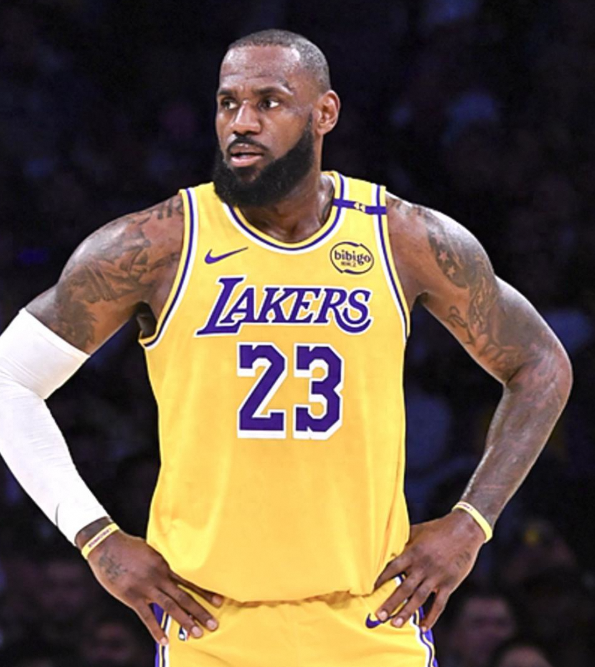 湖人调整策略，詹姆斯成关键，防守端展现惊人能力