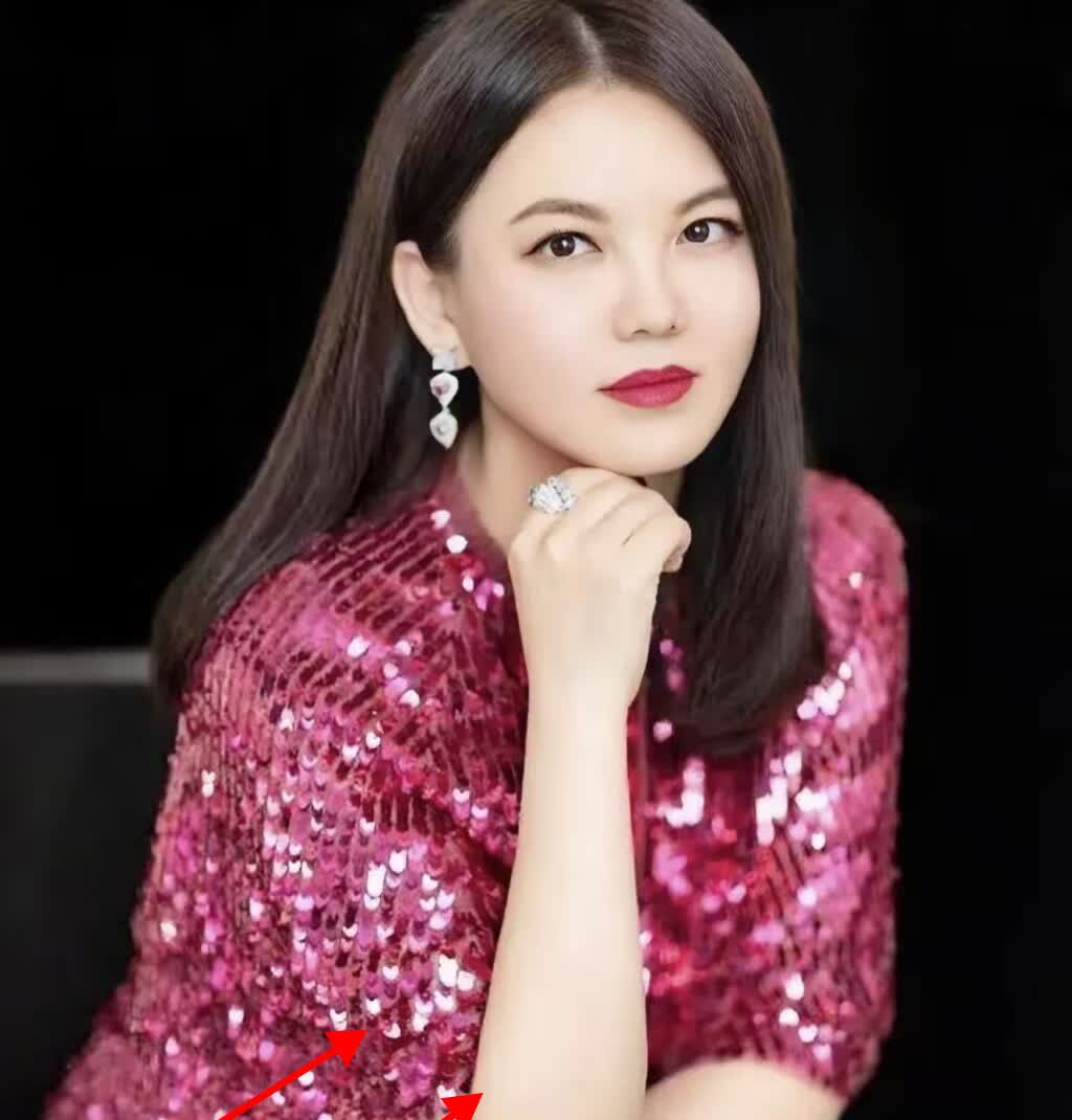 跟你们说个挺现实的事儿。
李湘离婚后，没有选择再婚，你以为她放不下吗？也没再扎