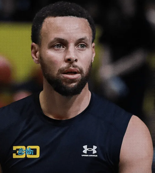 勇士球星斯蒂芬-库里与安德玛正式分道扬镳，结束了双方长期的合作关系。
库里独立品