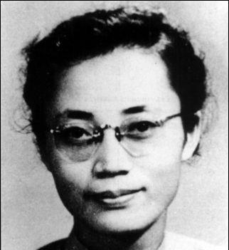 1950年，潜伏在台湾的女地下党，在被敌人抓捕的前夕，突然说：“天气有些阴，可能