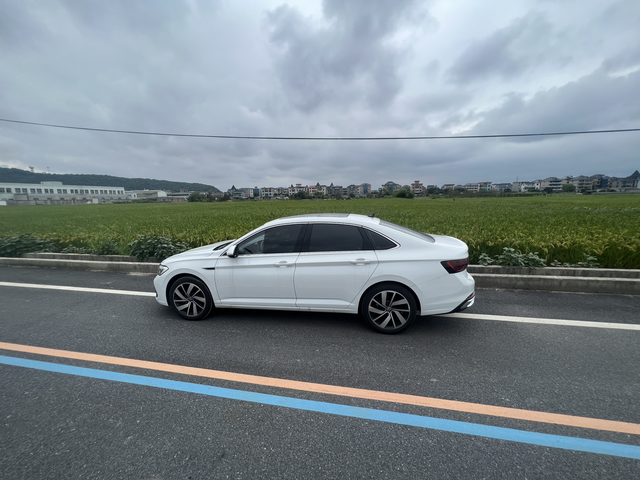 速腾变速箱异响
我提车半年，开了2750公里，明天去首保，现在开车起步变速箱异响