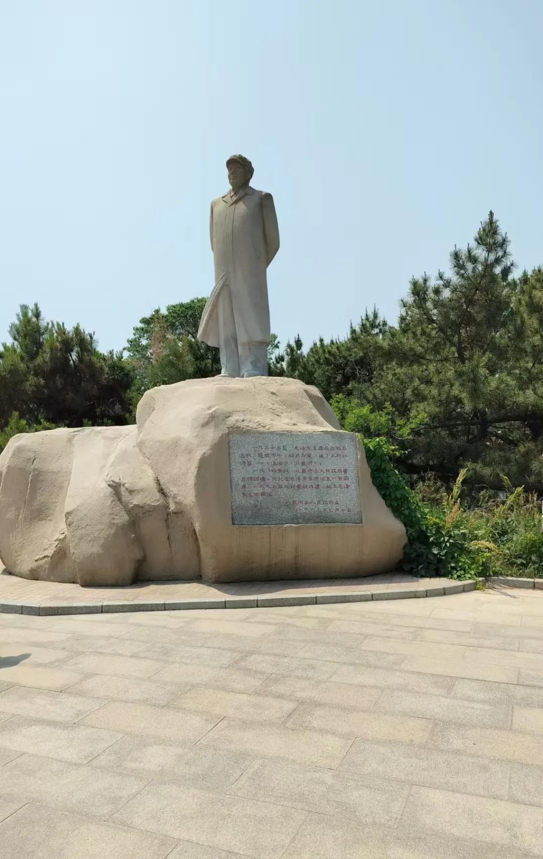 维护"面子"的实用技巧
一:批评的艺术
1、场合选择：如文化界评审专家只在私下指